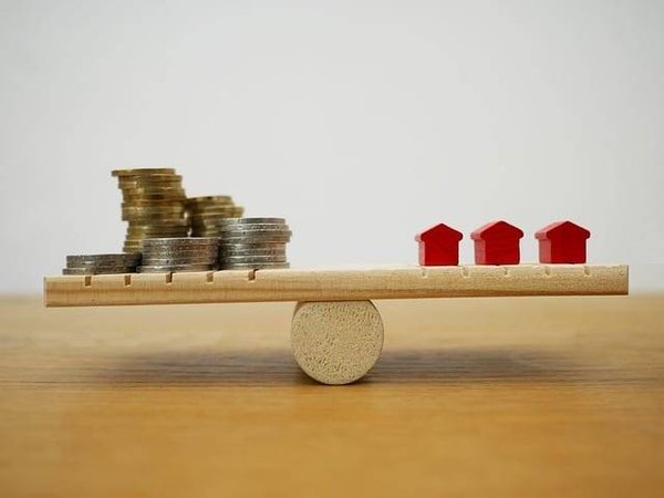 Comment un Courtier en Rachat de Crédit Immobilier Peut Vous Aider à Réduire Vos Mensualités ?